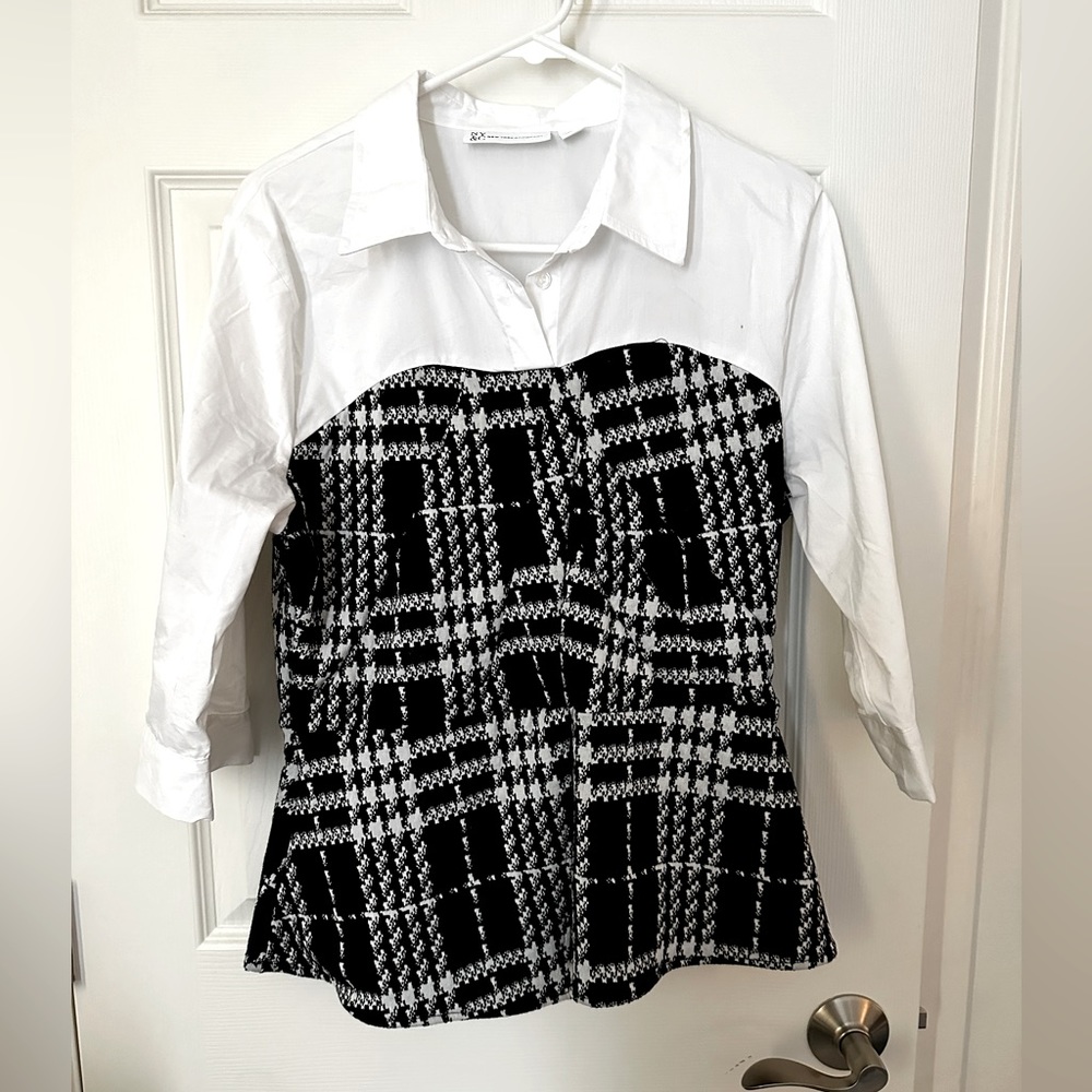 New York & Company Work Blouse; size L